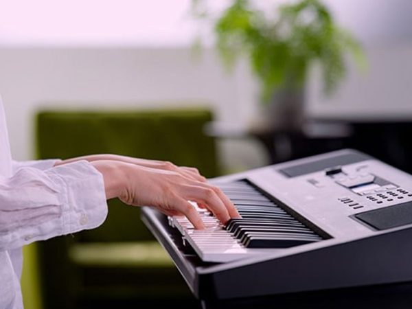 Yamaha PSR E373 Portable Keyboard - Image 6